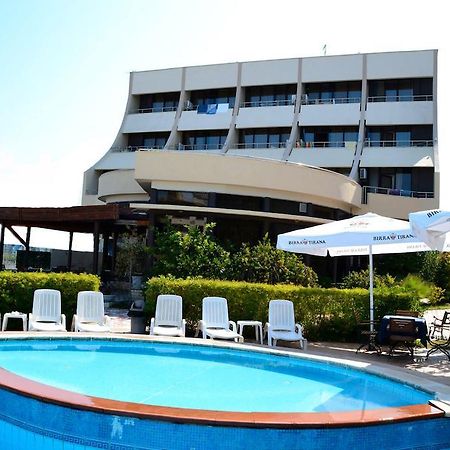 Akropoli Hotel Kryemëdhej Buitenkant foto