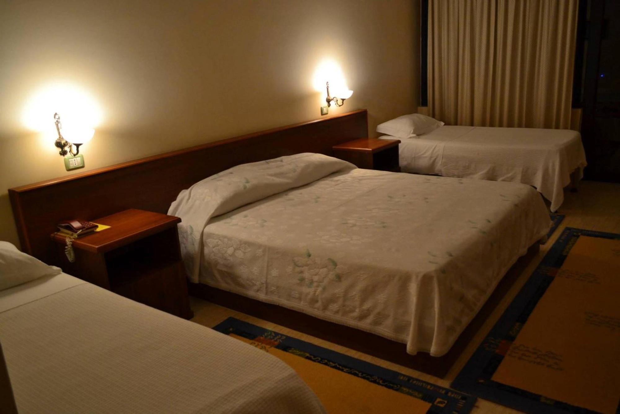Akropoli Hotel Kryemëdhej Kamer foto