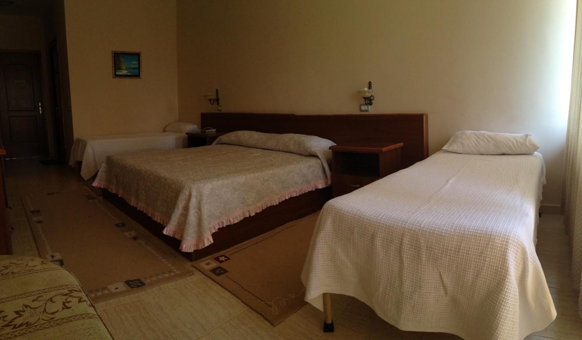 Akropoli Hotel Kryemëdhej Kamer foto