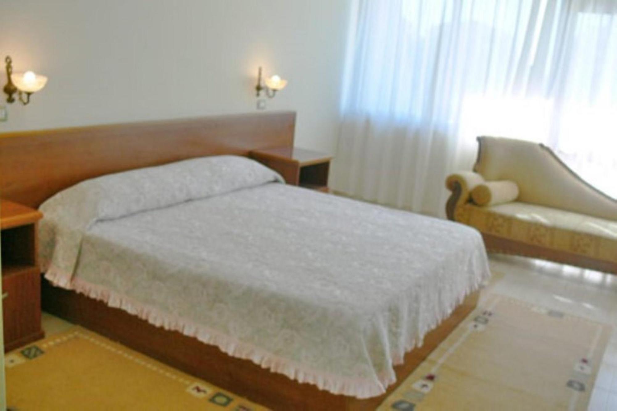 Akropoli Hotel Kryemëdhej Kamer foto