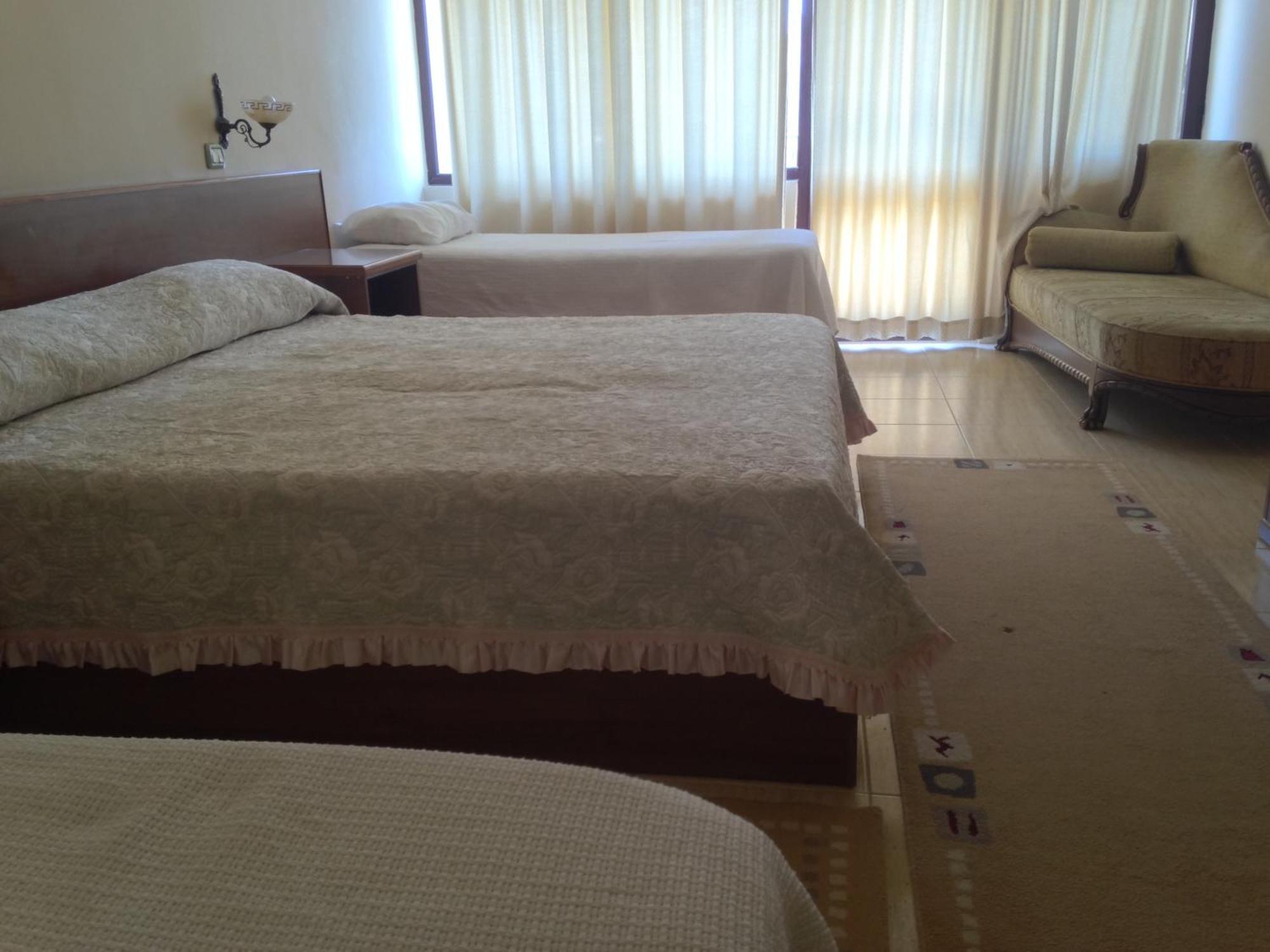 Akropoli Hotel Kryemëdhej Kamer foto
