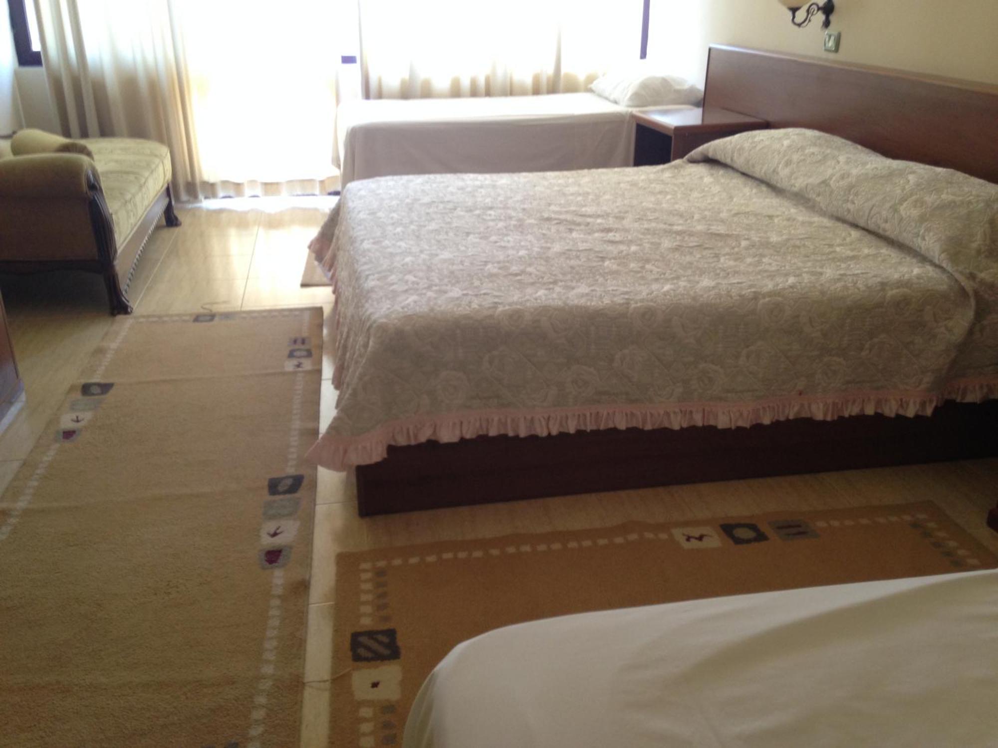 Akropoli Hotel Kryemëdhej Kamer foto