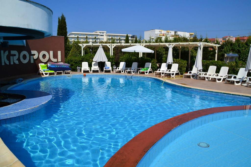 Akropoli Hotel Kryemëdhej Buitenkant foto
