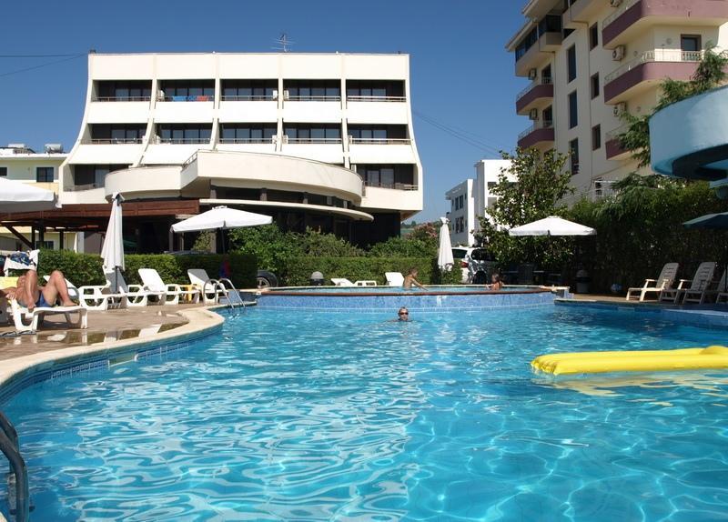 Akropoli Hotel Kryemëdhej Buitenkant foto