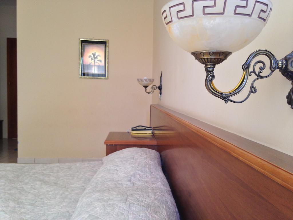 Akropoli Hotel Kryemëdhej Kamer foto