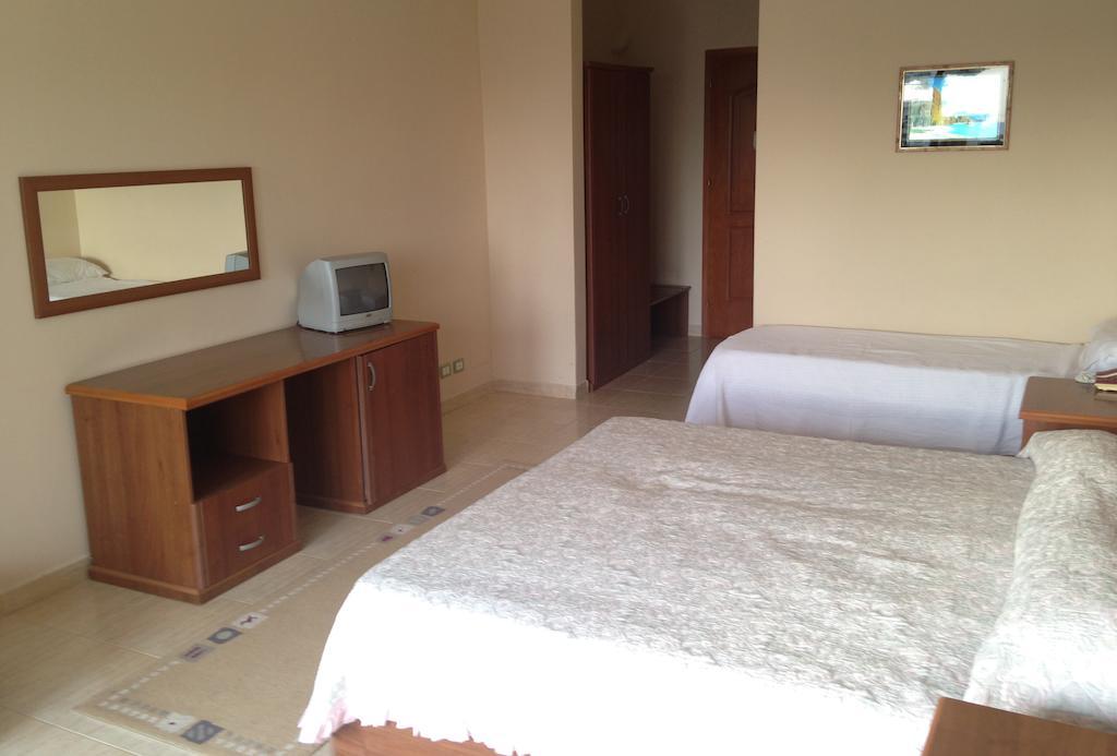 Akropoli Hotel Kryemëdhej Kamer foto